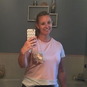 Meet your Posher, Lora